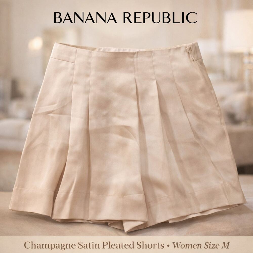 Banana Republic Champagne Satin Pleated Shorts Womens Size M Tailored Dressy